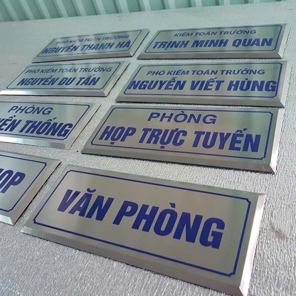 Gia công bảng tên công ty inox